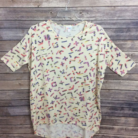 LuLaRoe Tops - NWOT LuLaRoe size medium Irma